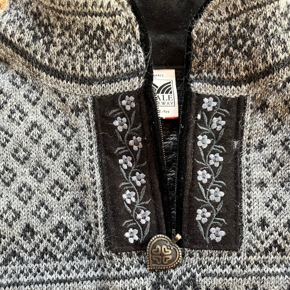 Dale of Norway Sweater - Picture 3 of 3